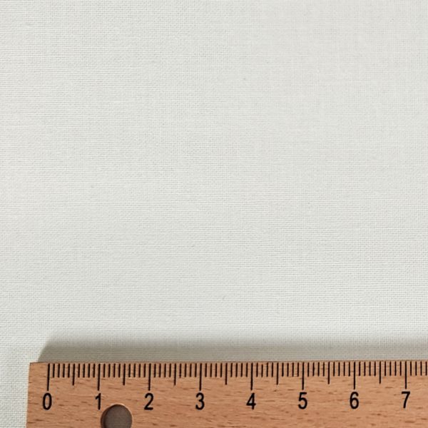 Ommeltava jäykkä tukikangas - kauluksiin, rannekkeisiin, veistoksellisiin yksityiskohtiin