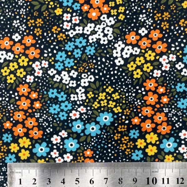 perkaalipopliini-retro-kukkameri